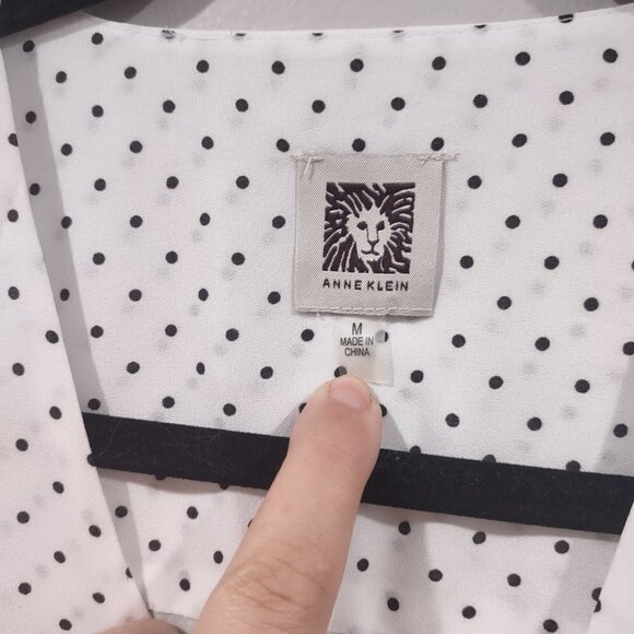 Anne Klein White Top Polka Dot Long Sleeve Size Medium - 3FOR$25 - - Picture 7 of 8
